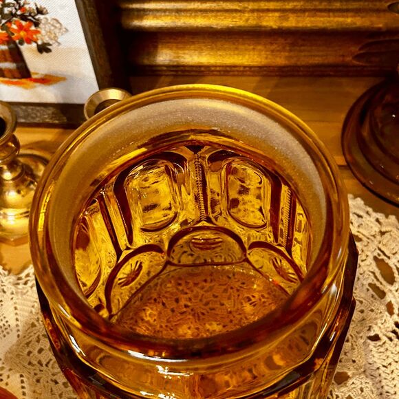 Vintage L.E. Smith Glass Moon and Stars Amber Lidded Medium Canister - Picture 5 of 5